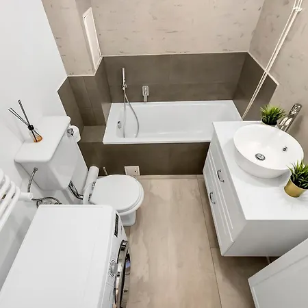 דירה Lumina Comfortable With Balcony *