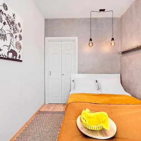 Lumina Comfortable With Balcony ורשה