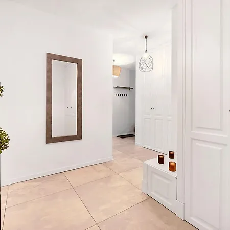 דירה Lumina Comfortable With Balcony