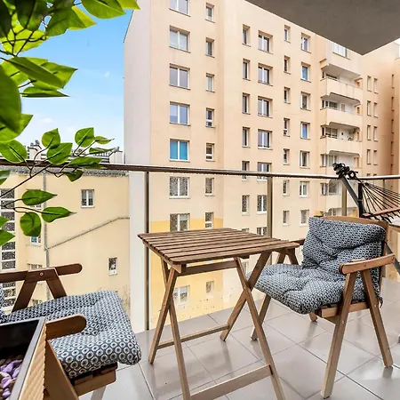 Lumina Comfortable With Balcony ורשה